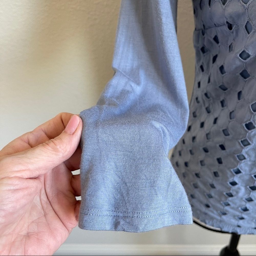The Limited Outback Red Blue Eyelet Front Top - Picture 3 of 10